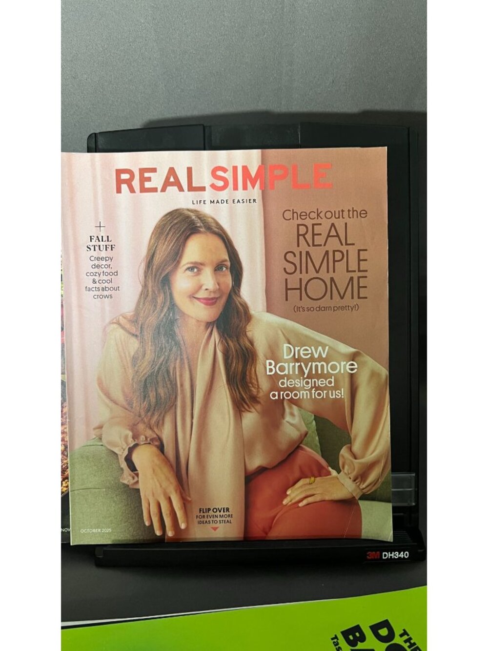Set Of Real Simple Magazine Issues 2025 - Picture 6 of 7
